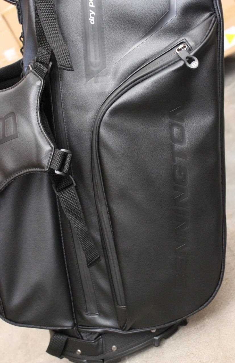 Bennington LIMITED 14 Water Resistant Standbag, schwarz