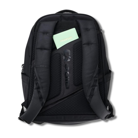Ogio Pace Pro 20L Rucksack, schwarz