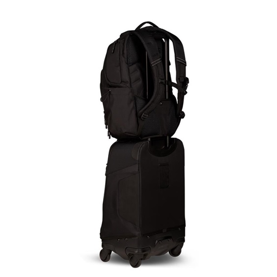 Ogio Renegade 22" 4-Wheel Travel 33L Reisetasche, schwarz
