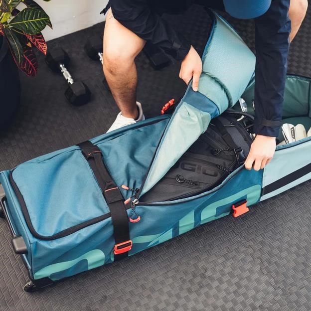 Ogio Alpha Mid Travelcover 25, schwarz