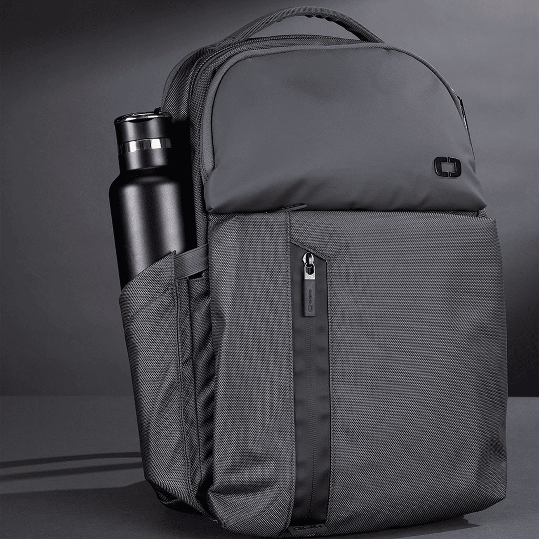 Ogio Pace Pro 20L Backpack Rucksack, grey pinstripe