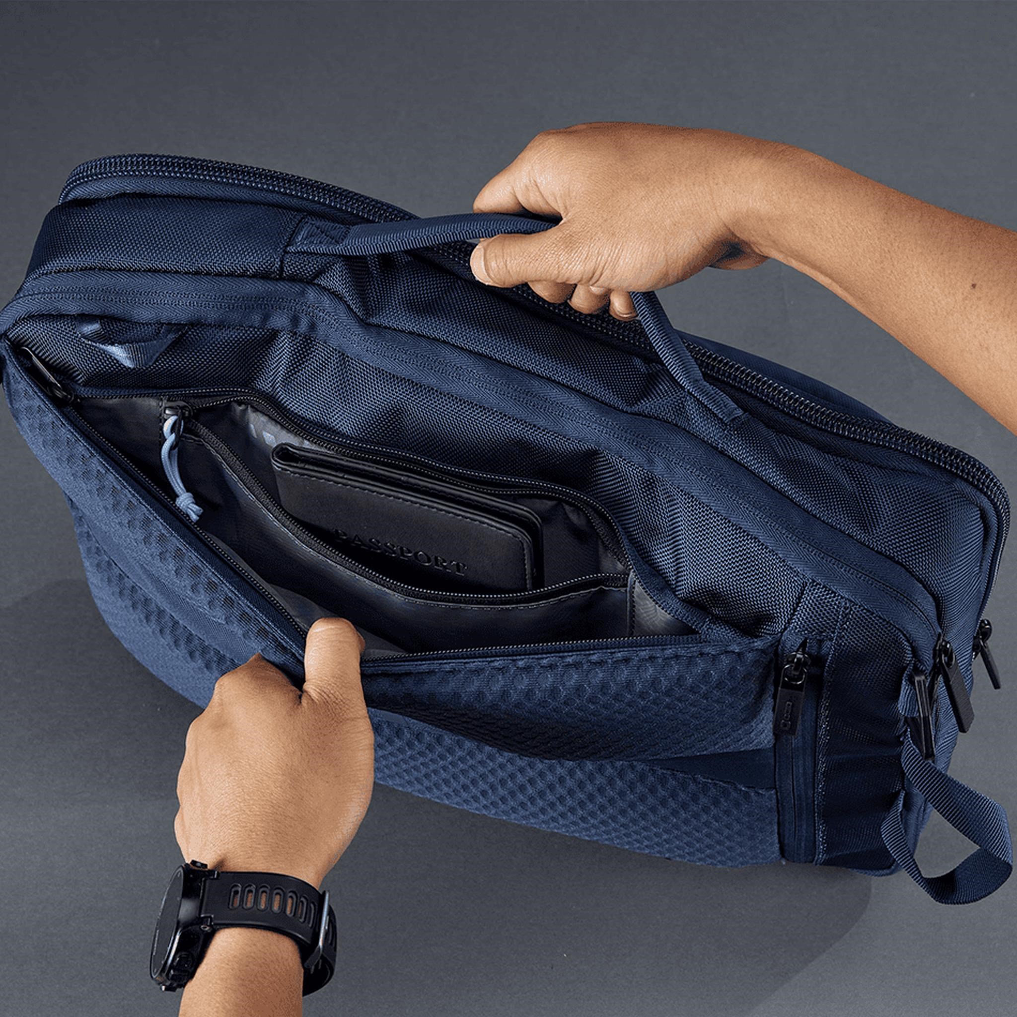 Ogio Pace Pro Brief 10L Pack, grey pinstripe