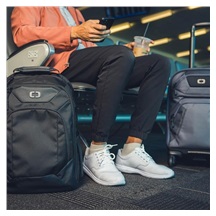 Ogio Renegade 22" 4-Wheel Travel 33L Reisetasche, titanium