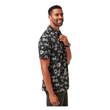 Travis Mathew Shaved Grove Herren Poloshirt, schwarz