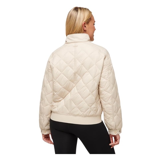 Travis Mathew Lights at Night Quilted Damen Jacke, pumice stone