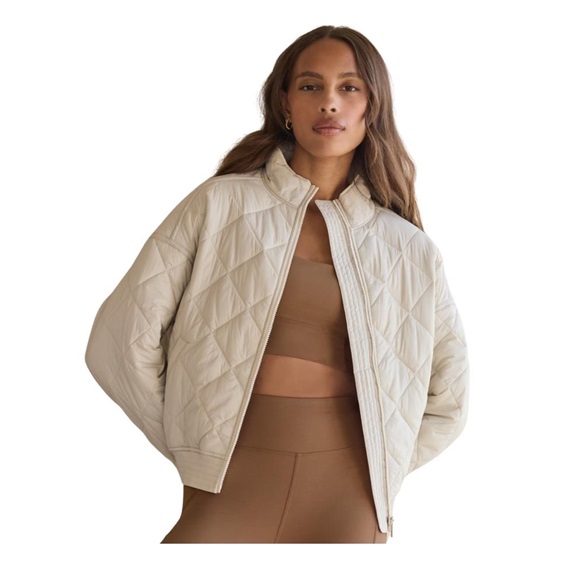 Travis Mathew Lights at Night Quilted Damen Jacke, pumice stone