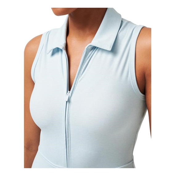 Travis Mathew Moveknit Sleeveless Polo Golfkleid, heather baby blue