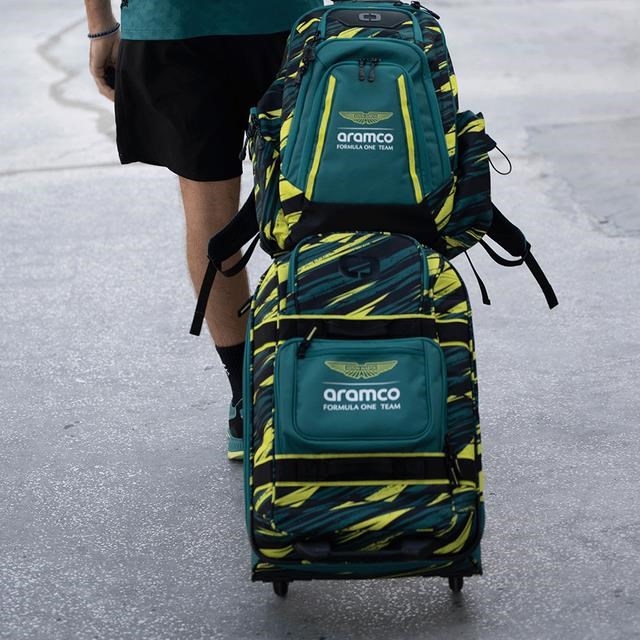Ogio Alpha Layover Aston Martin F1 Team 44L Reisetasche, green