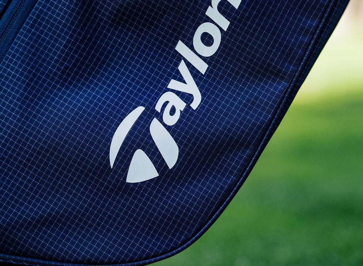 TaylorMade FlexTech Super Lite Standbag, schwarz/neonrosa