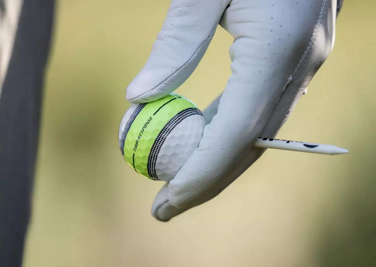 TaylorMade Tour Response Stripe Golfbälle, neon multi