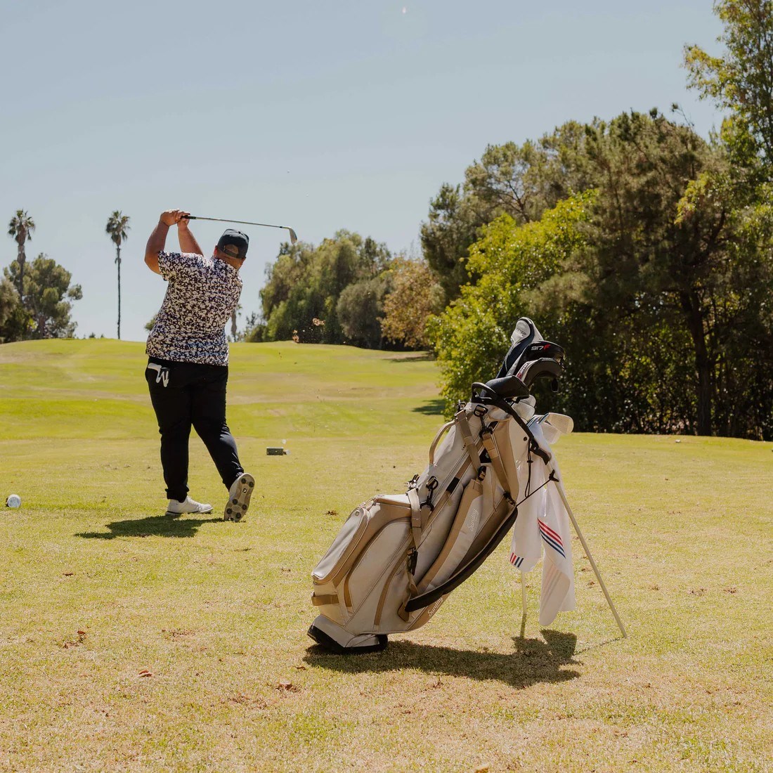 Sunday Golf Ryder stand bag, toasted almond