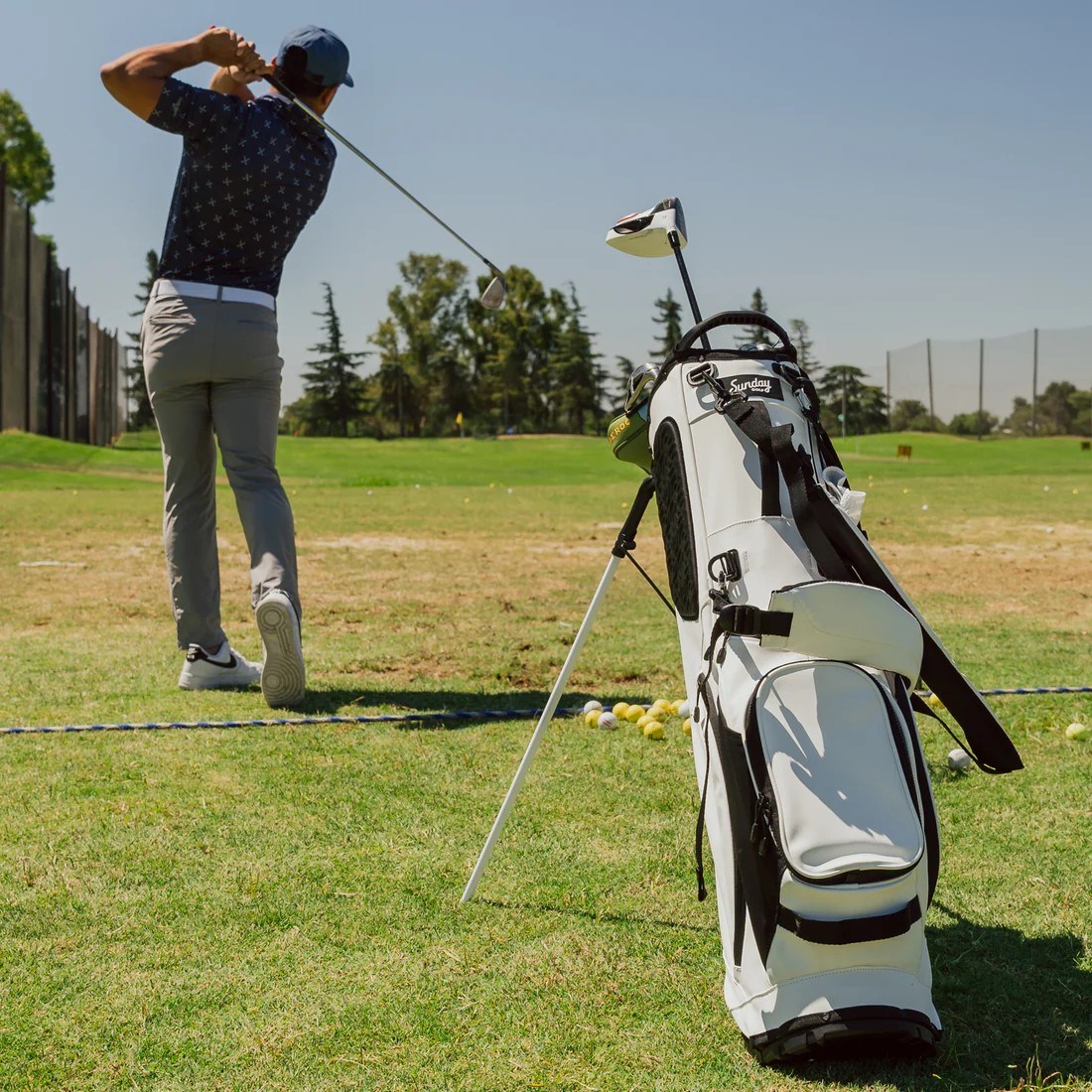 Sunday Golf Ryder S-Class Standbag, weiss