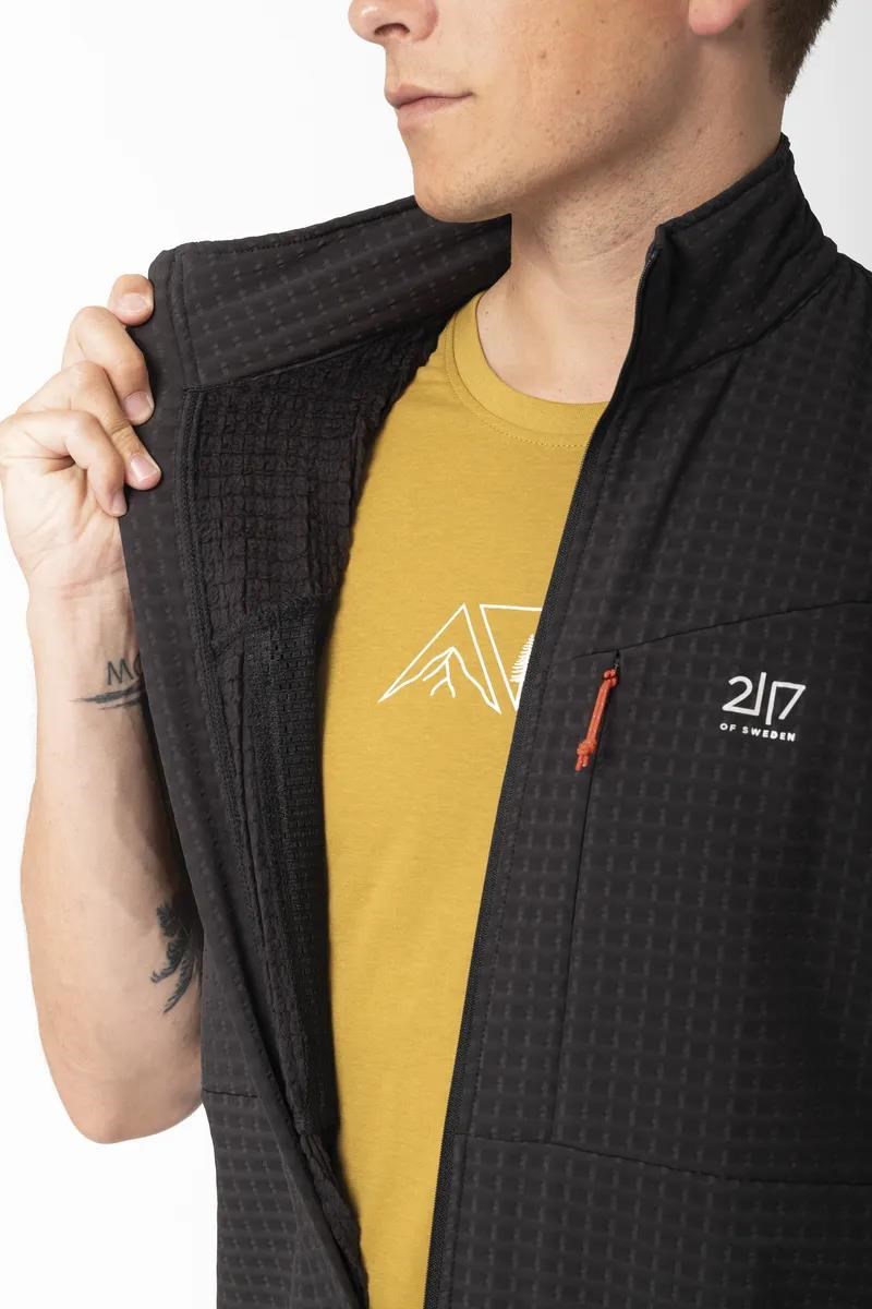 2117 of Sweden Mellom 3D Softshell Herren Weste, schwarz
