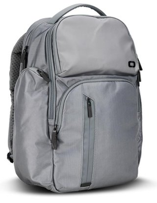 Ogio Pace Pro 25L Rucksack, stormy weather