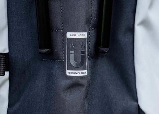TaylorMade FlexTech Carry Standbag, script icon
