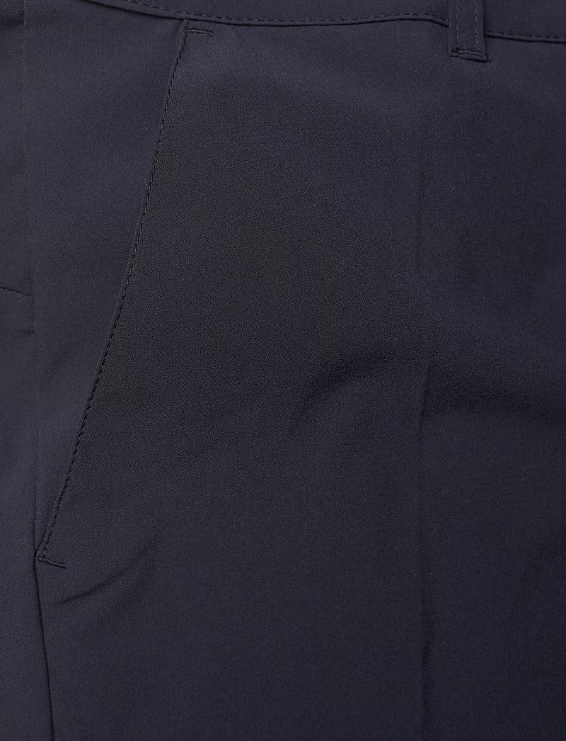 Daily Sports Beyond Damen Shorts, dunkelblau