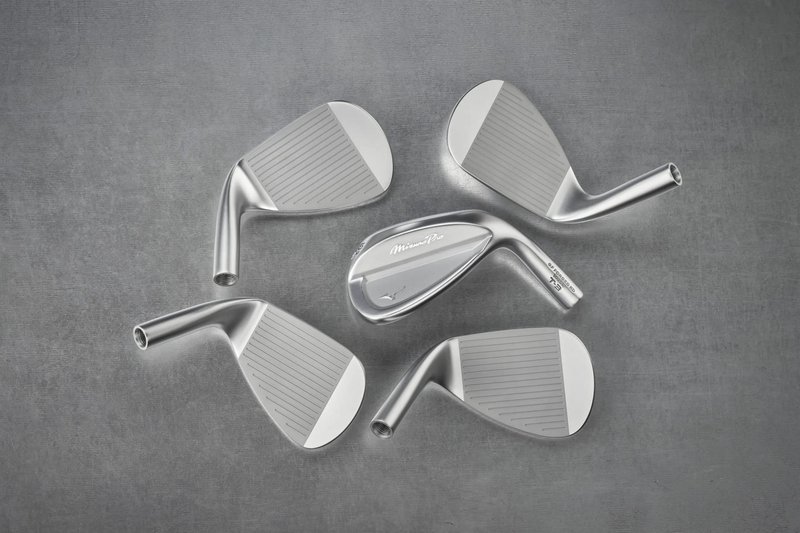 Mizuno Pro T-3 Soft White Satin Wedge, Stahl