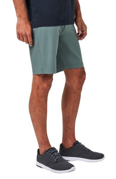 Travis Mathew Wanderlust Herren Shorts, balsam green