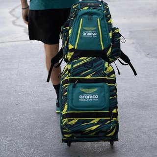 Ogio Alpha Layover Aston Martin F1 Team 44L Reisetasche, green