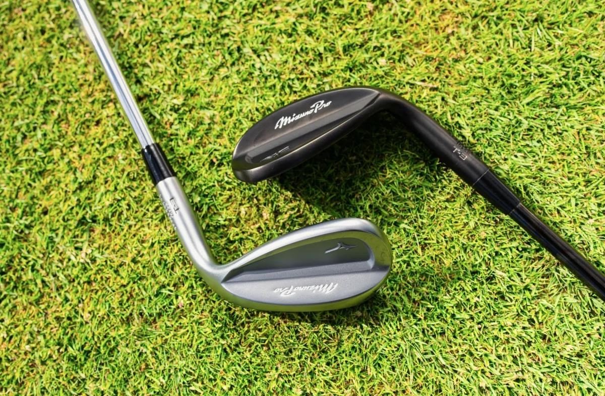 Mizuno Pro T-3 Black Wedge, Stahl