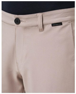 Travis Mathew Wanderlust Herren Shorts, khaki