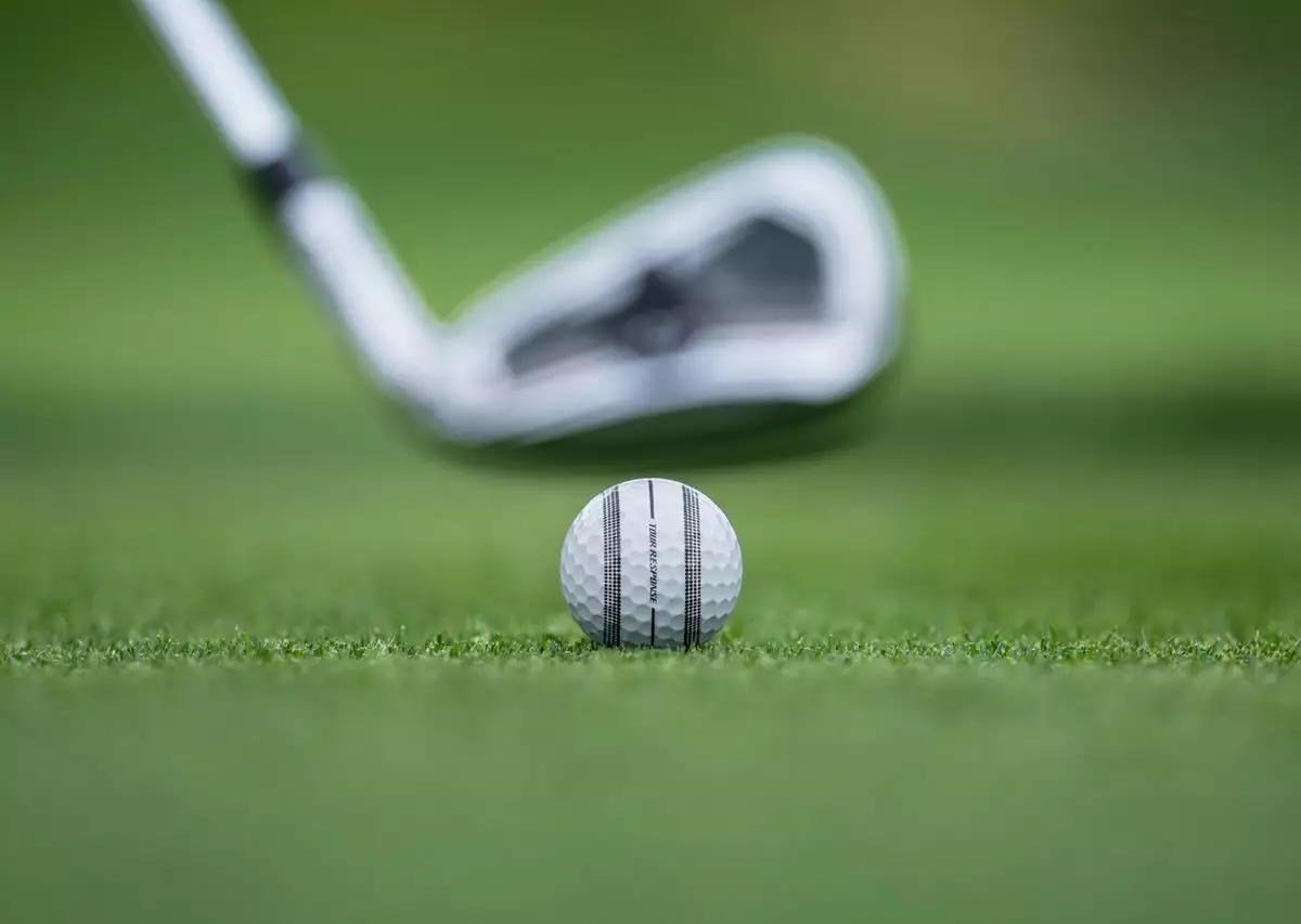 TaylorMade Tour Response Stripe Golfbälle