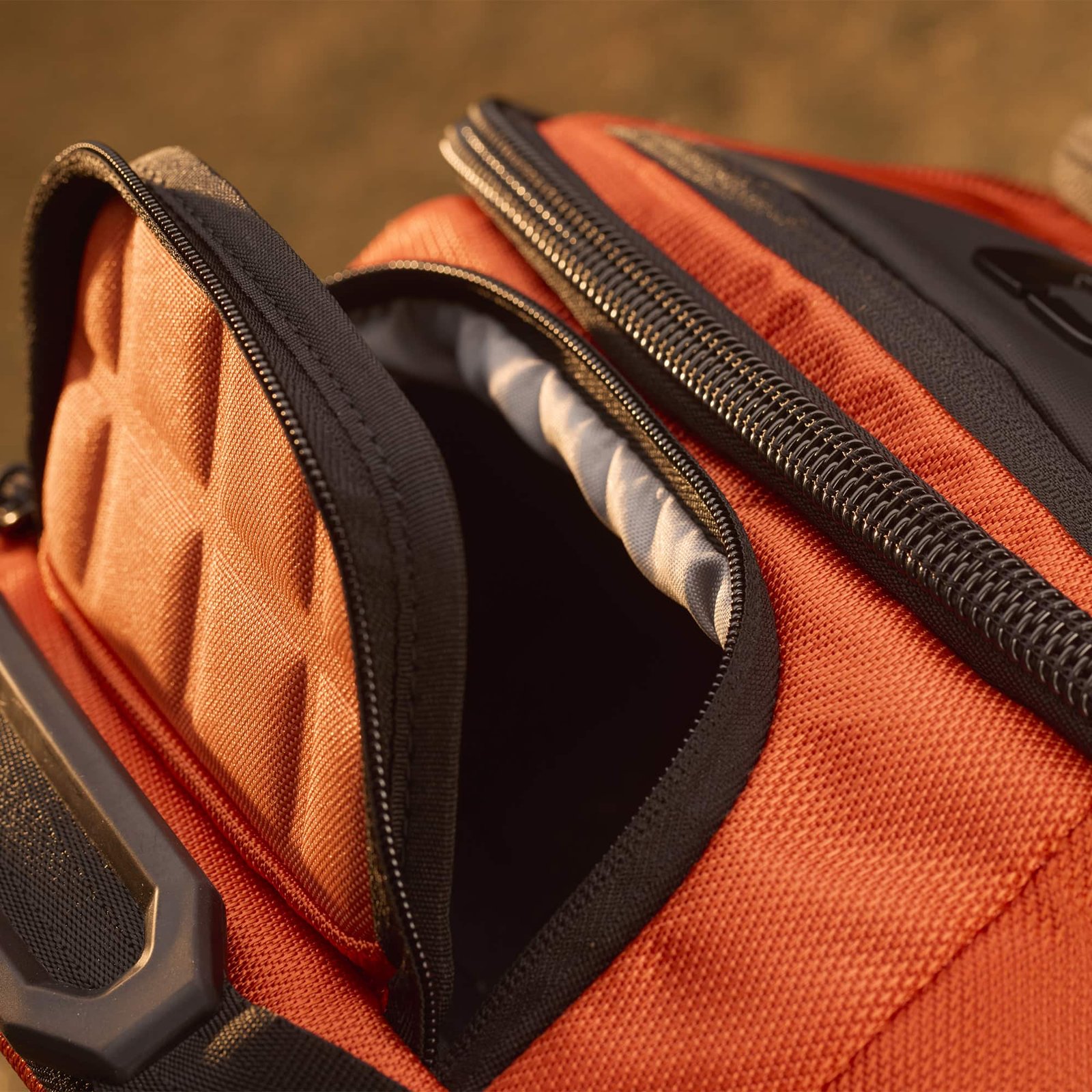 Ogio Renegade DNA 27L Rucksack, Dune