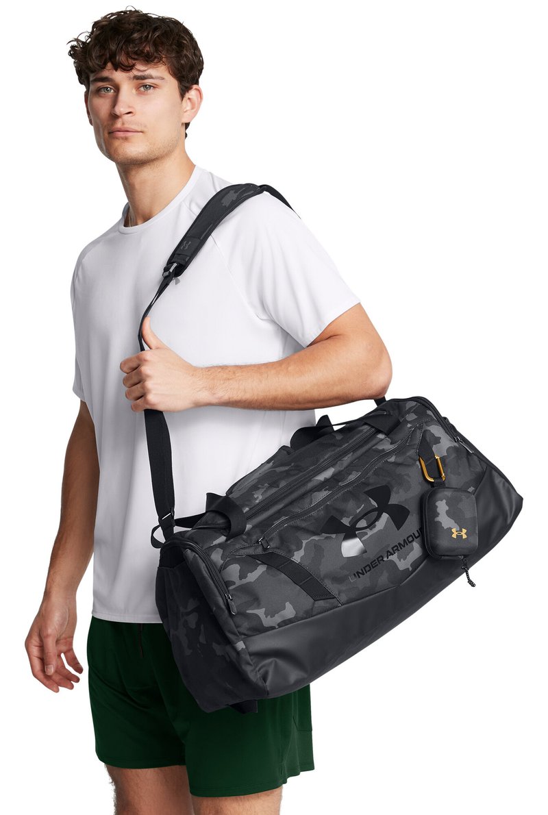 Under Armour Undeniable 5.0 Small Duffle Bag, black camo