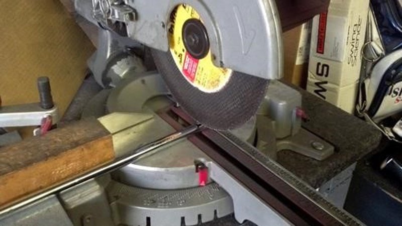 Golfschlägerverkürzung mit neuem Griff