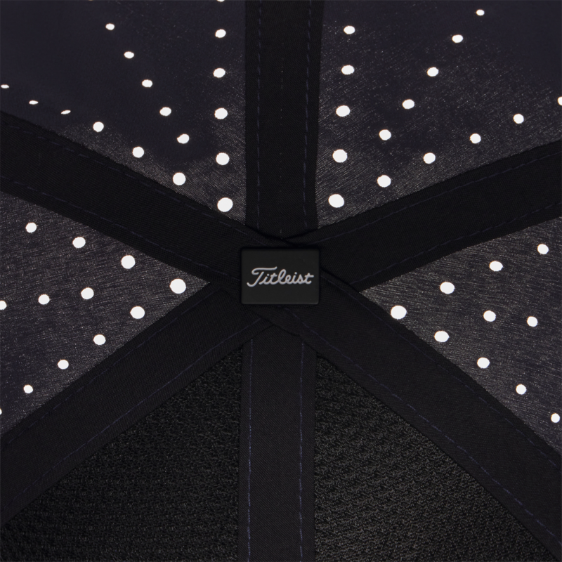 Starburst-Perforations-Detail der Titleist Tour Breezer