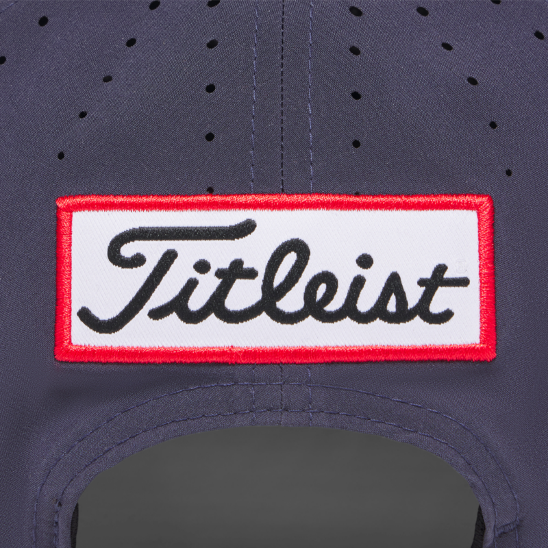 Tour-Logos und Patch-Stickerei auf der Titleist Tour Breezer