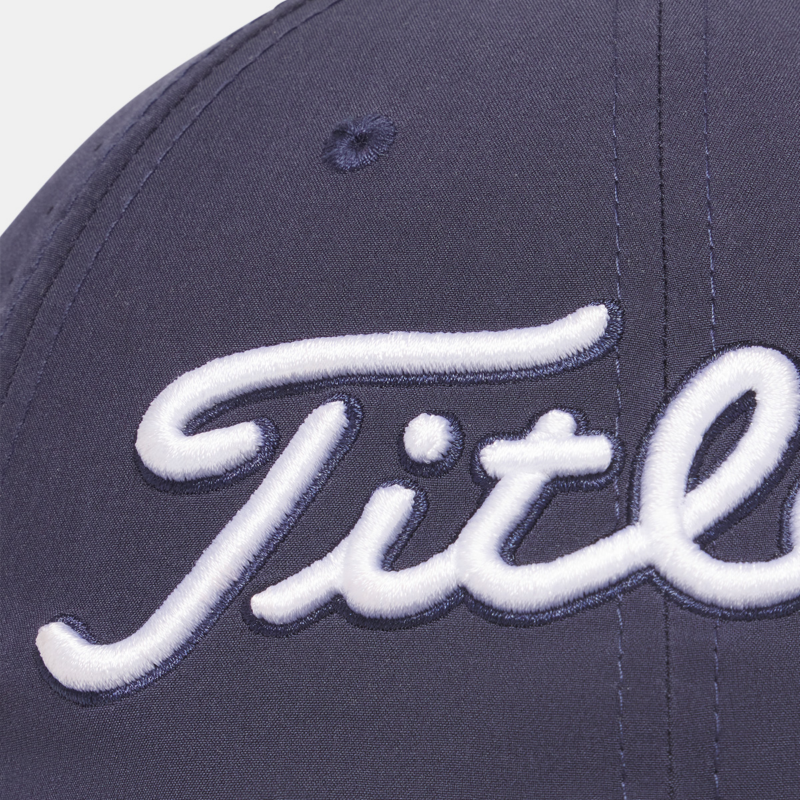 Unstrukturierte Frontpartie der Titleist Tour Breezer