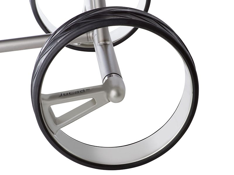 Detail der Einspeichen-Vollcarbon-Felge des JuCad Phantom Titan 3.0
