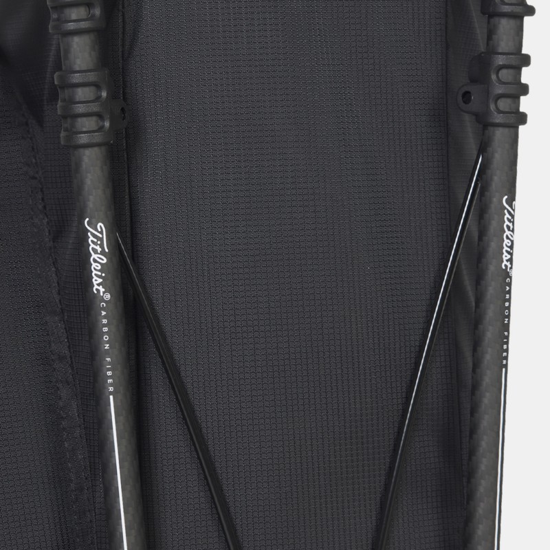 Robuste Carbonfaser-Standbeine am Titleist Players 4 Carbon Standbag