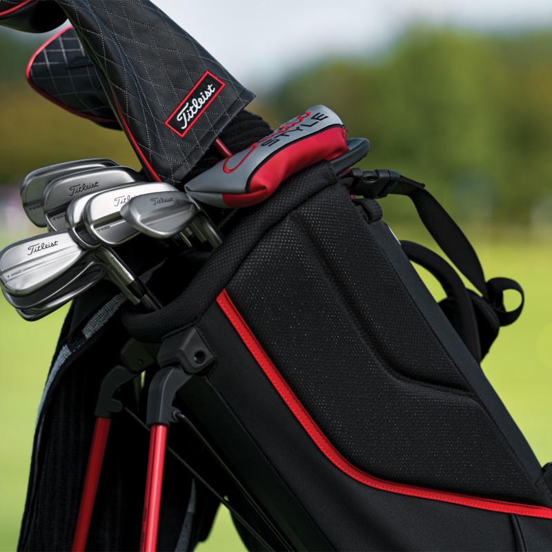 Strapazierfähige Materialien beim Titleist Players S4 Standbag