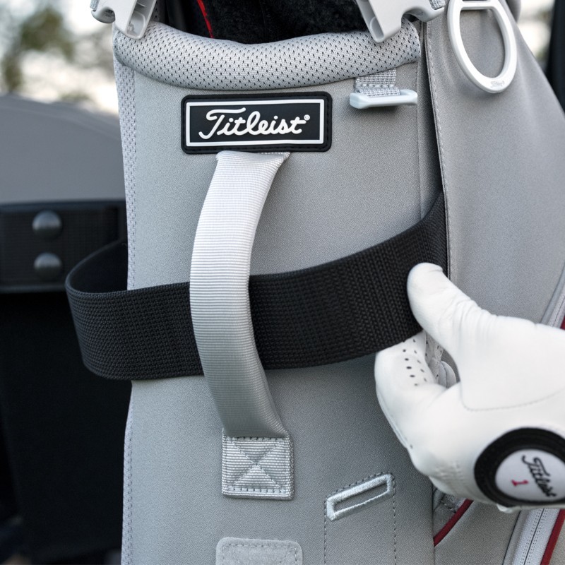 Integrierter Cart-Strap-Tunnel für die sichere Nutzung auf Trolleys und Carts