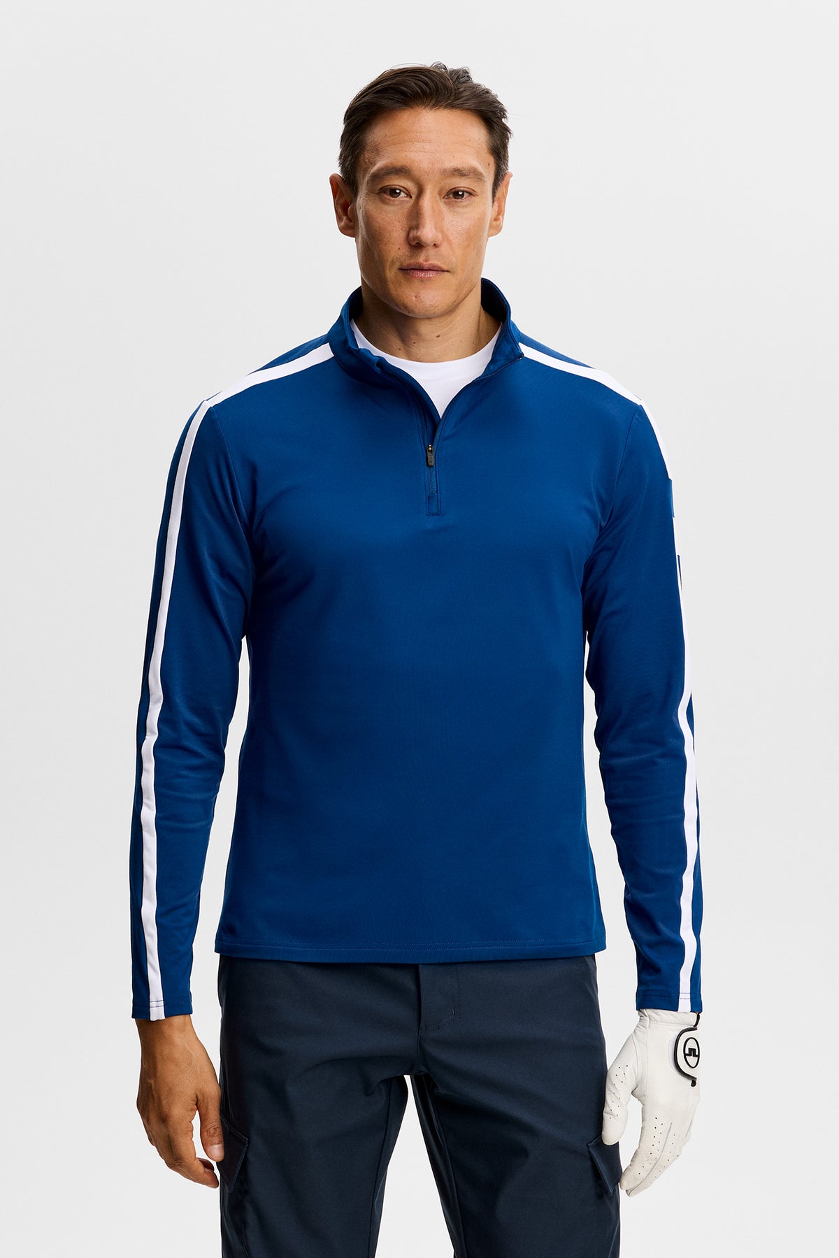 J.Lindeberg Keaton Quarter Zip Mid Layer Estate Blue – Vorderansicht am Model