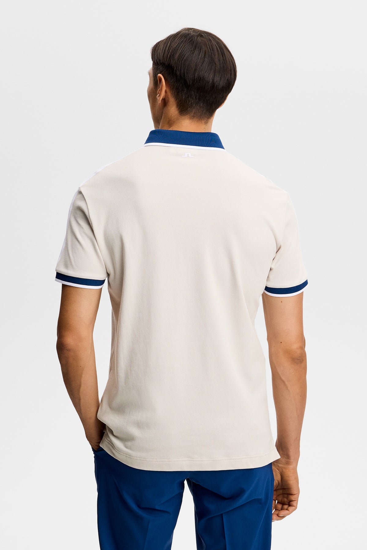J.Lindeberg Jace Polo Moonbeam - Strickkragen und Bridge-Branding auf der Rückseite