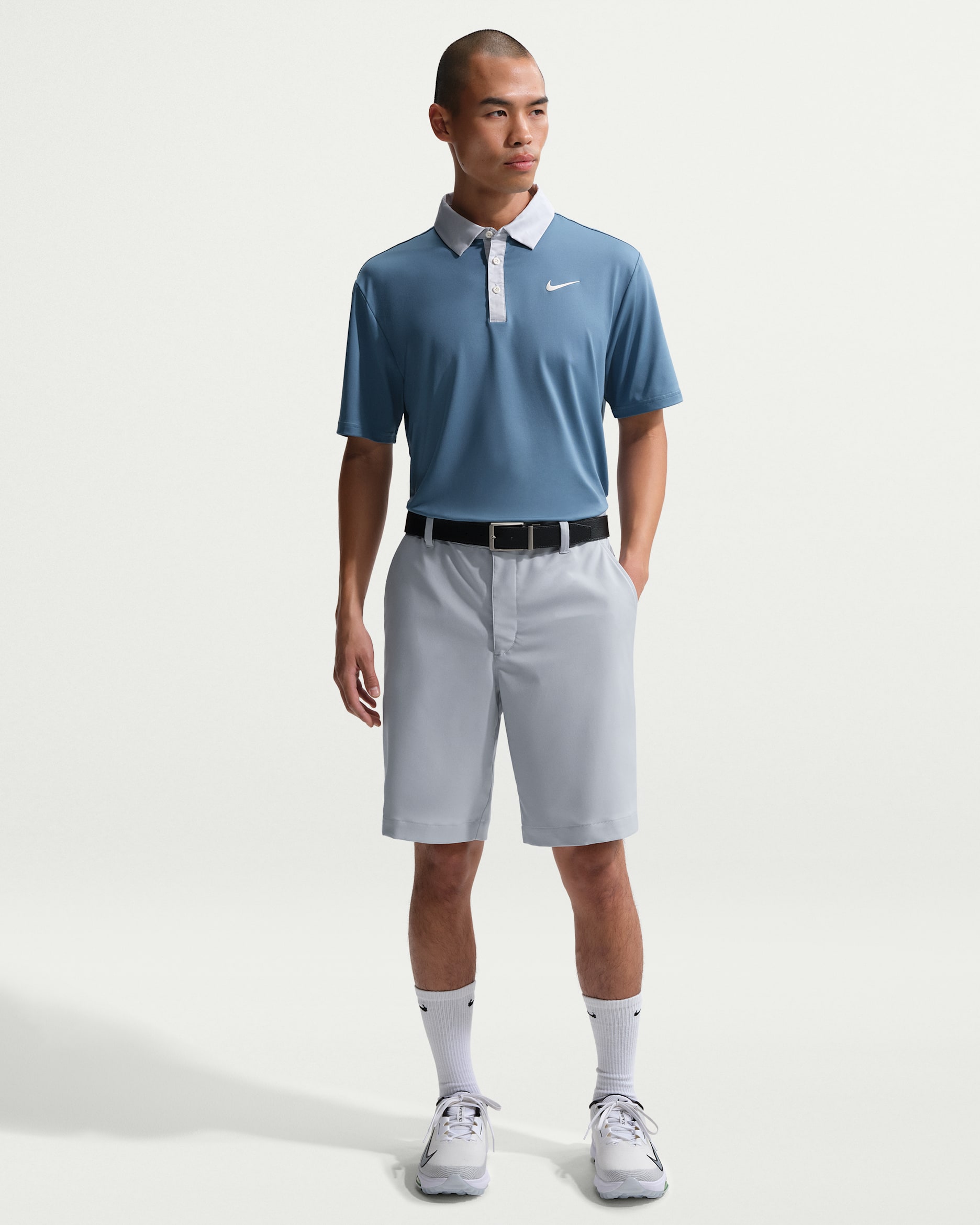 Nike Velocity Golf Shorts Wolf Grey – knielange Ansicht