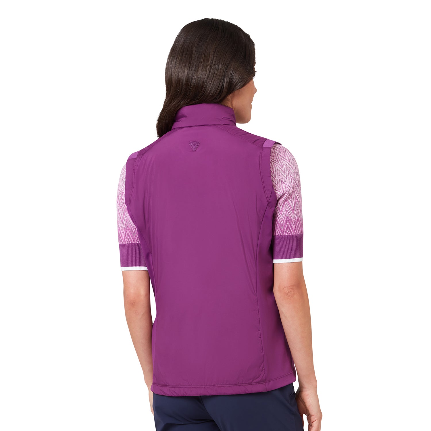 Callaway Insulated Ladies Vest Gloxinia – Seiten- und Rückansicht, die die Stretch-Seiteneinsätze und die Passform hervorhebt