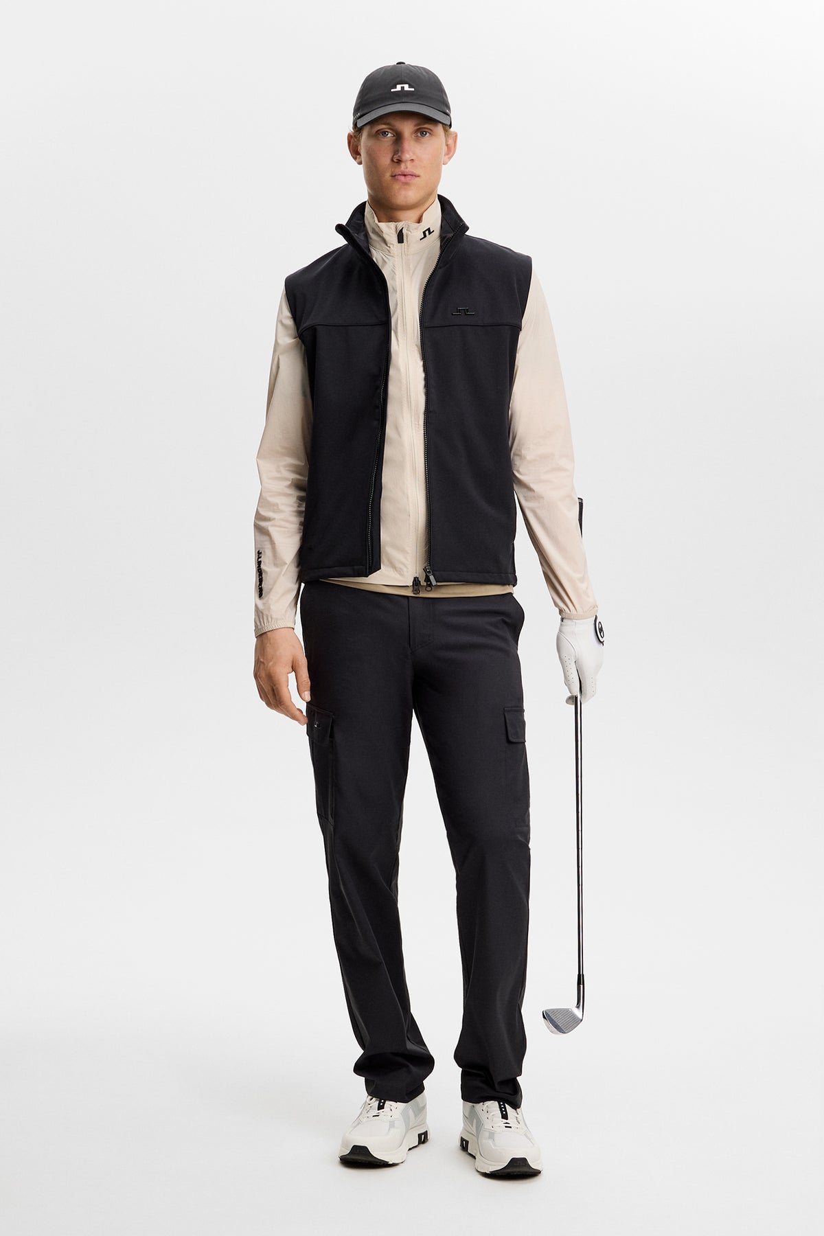 J.Lindeberg Tour Tech Packable Jacket Moonbeam – Detail der verstaubaren Rückentasche