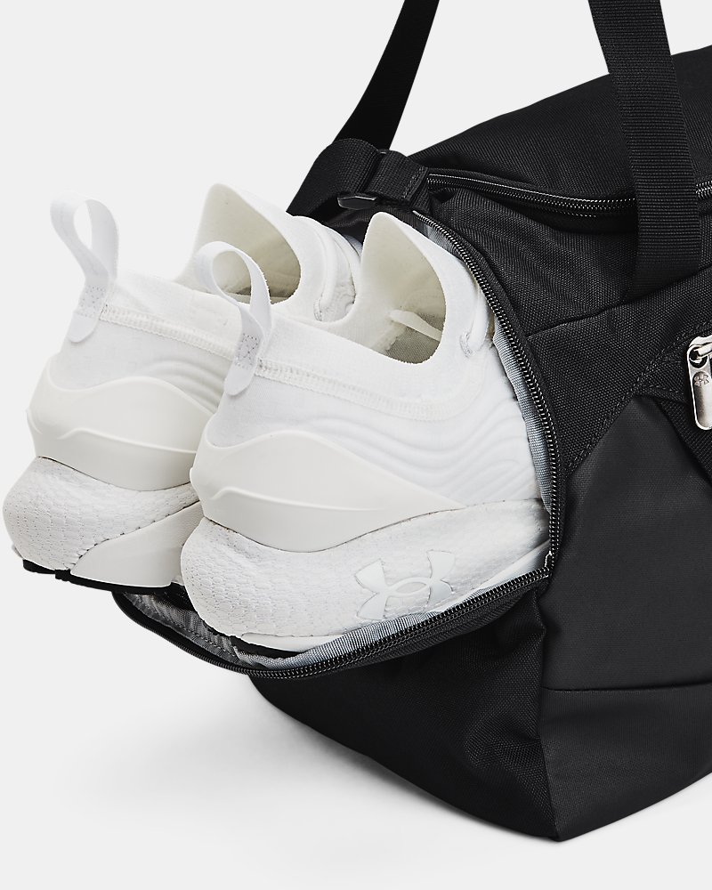 Seitliche Netztasche an der UA Undeniable 5.0 XS Duffle Bag