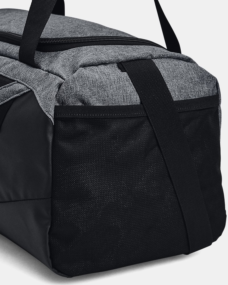 UA Undeniable 5.0 XS side pocket detail
